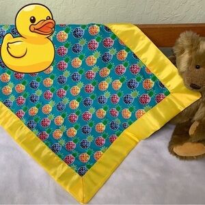 𝅺BRAND NEW💙🍍Handmade Aloha print cuddle blanket🍍❤️🐬🐟🐳🏝